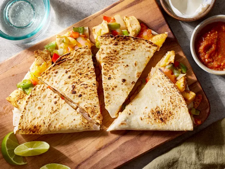 CHICKEN QUESADILLA – HALF TRAY