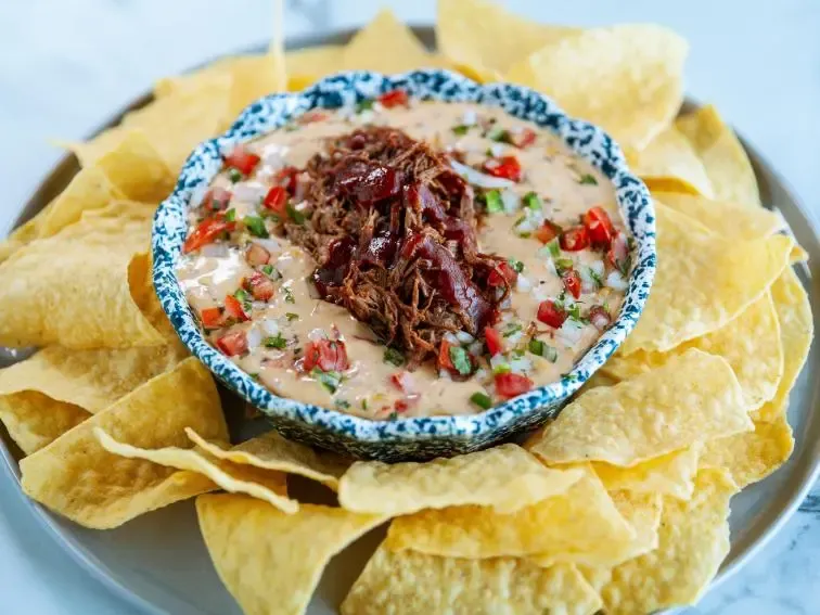 CHIPS & QUESO